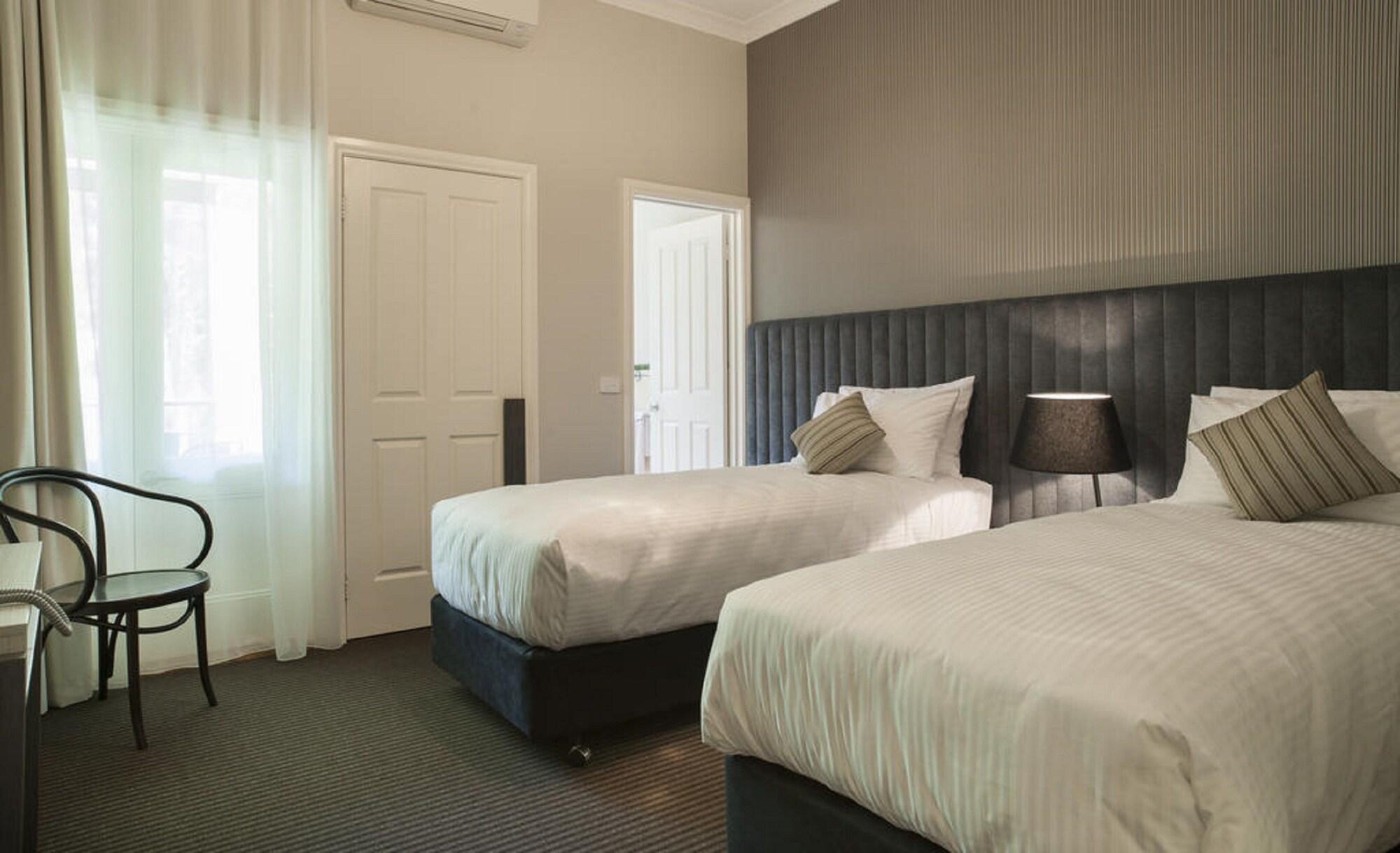 Hotel Oscar'S On The Yarra Warburton Exterior foto