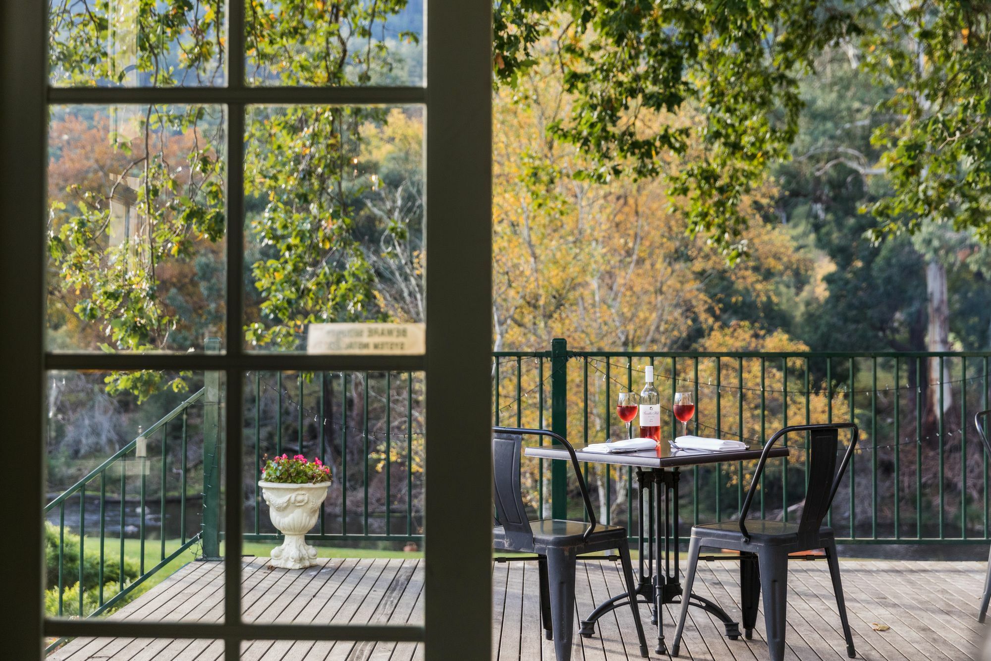 Hotel Oscar'S On The Yarra Warburton Exterior foto